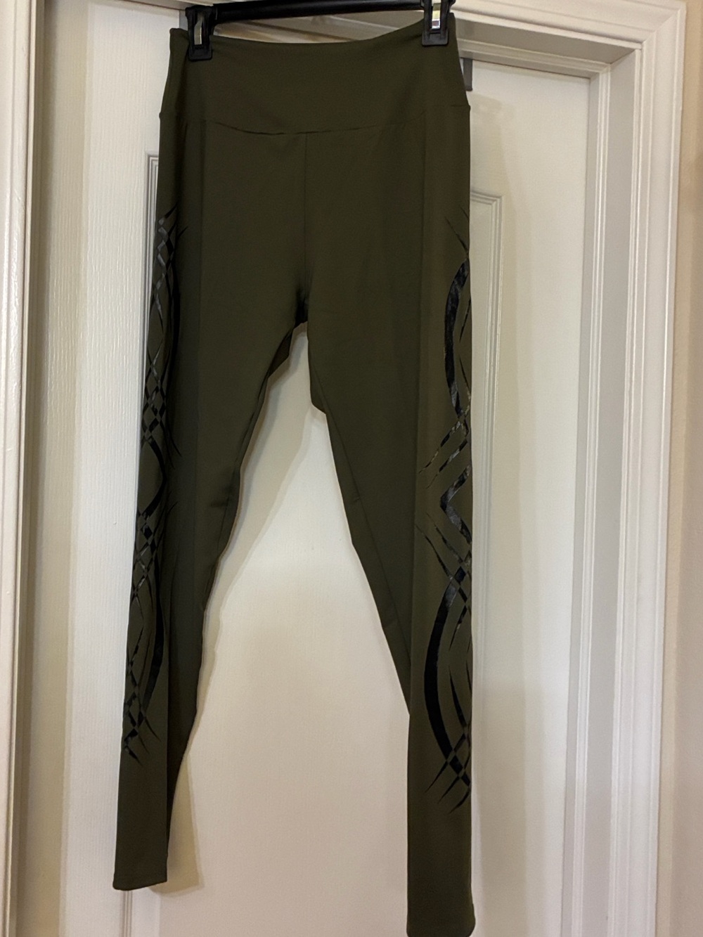 Amazon Women’s Sm Army Green Athletic Leggings w/Black Tribe Graphics Down Leg